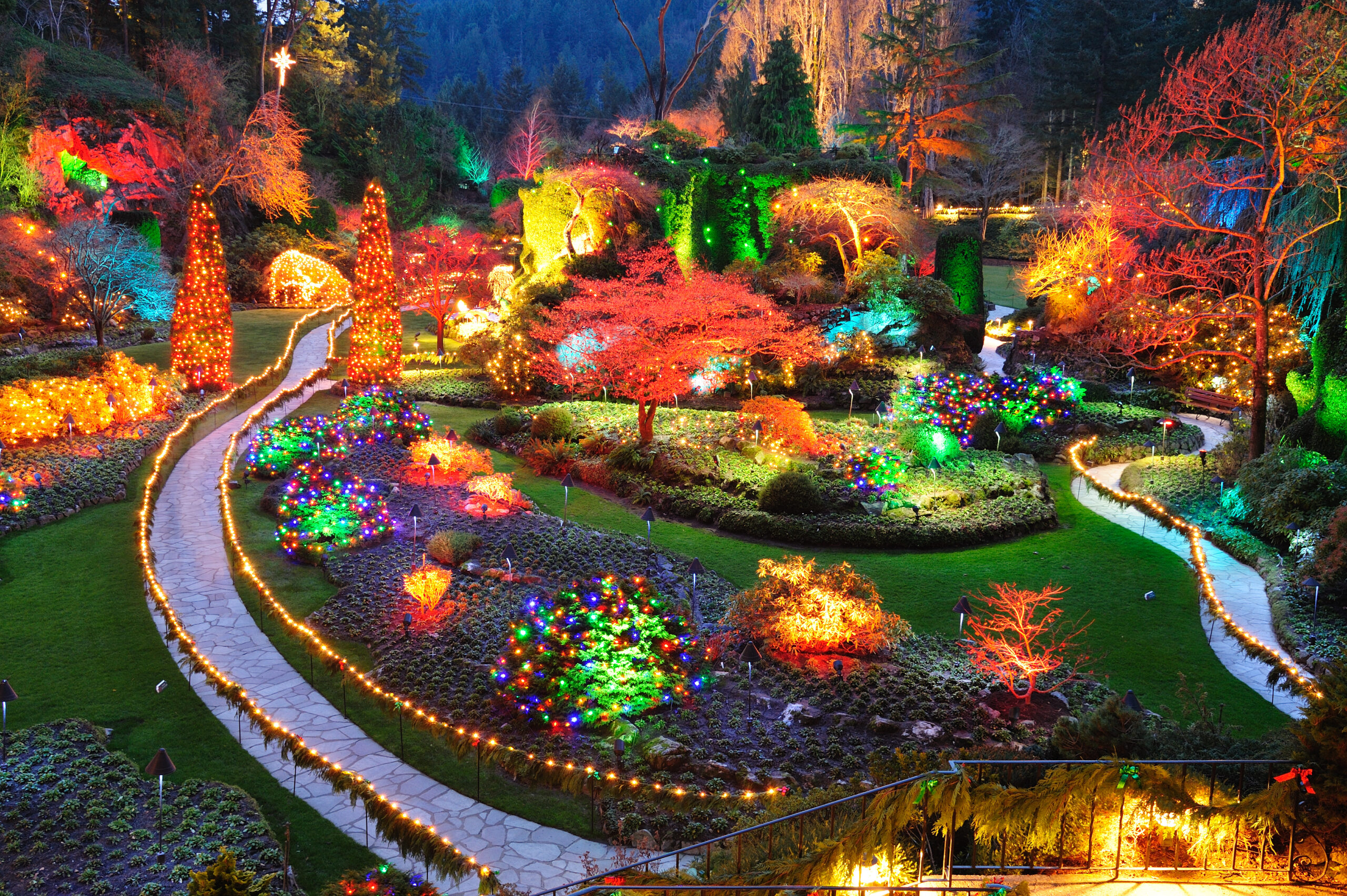 Victoria and Butchart Gardens Christmas Tour 2023 - Vancouver
